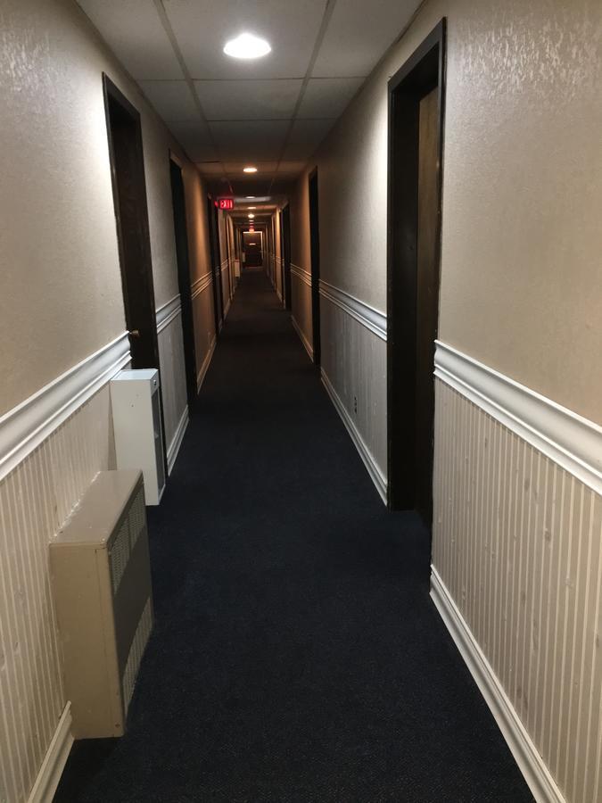 Merritt Desert Inn Bagian luar foto