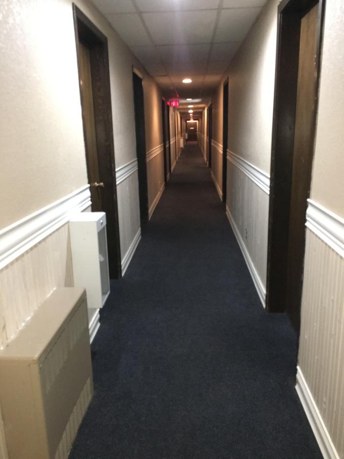Merritt Desert Inn Bagian luar foto